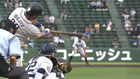 ２回表１メヒアヒット