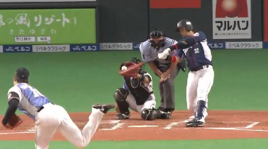 2回表７浅村満塁弾 (3)