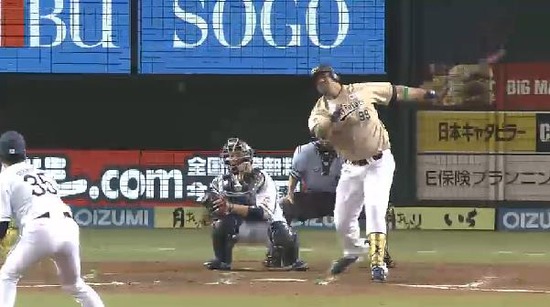 ８回表２カラバイヨ三振 (2)