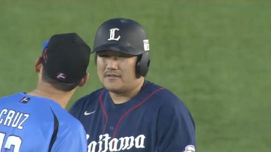 3回表3中村タイムリー2ベース (3)