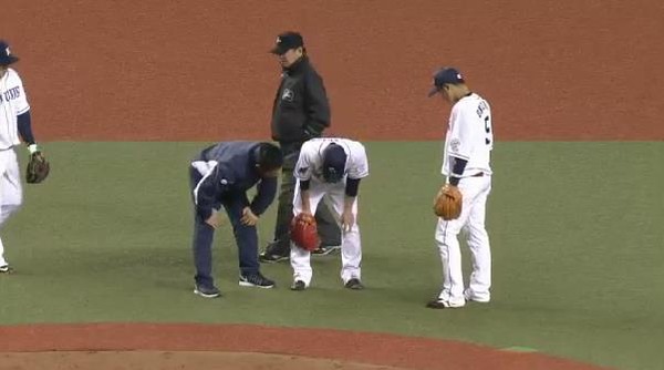 9回表2モレル強襲タイムリー (4)