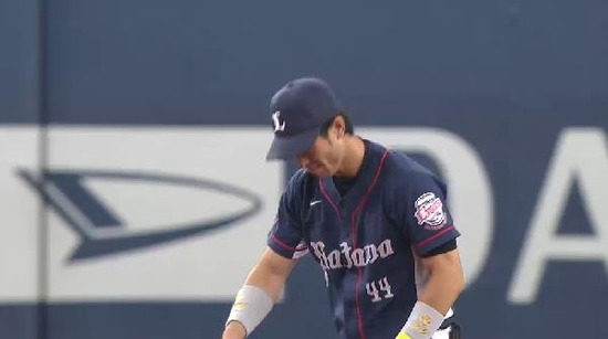 ６回裏２外崎エラー３つ目 (2)