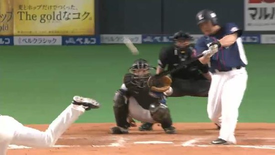 8回表1おかわり2ベース (2)