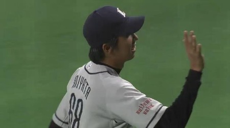 5回裏3渡邉三振 (2)