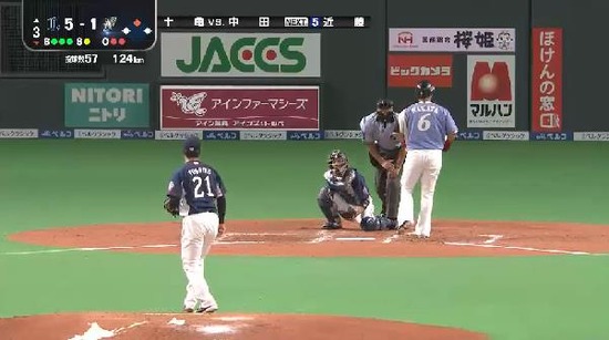 ３回裏２ヒットとフォアボール１塁２塁 (2)