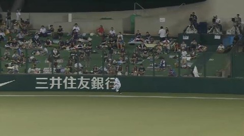 ４回表１石川タイムリー２ベース (2)