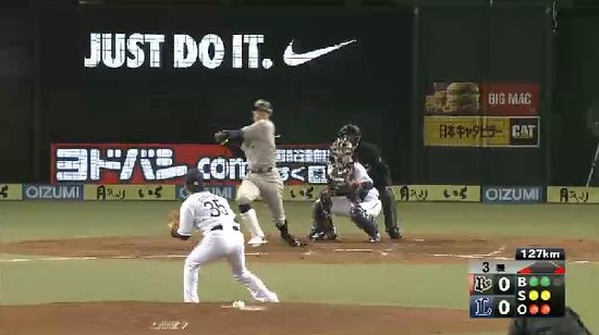 3回表3糸井ライトフライ(1)