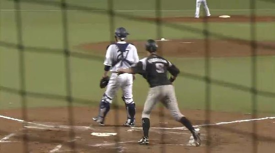 １回表５クルーズ２点タイムリー (4)