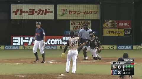 12回裏2秋山フォアボール