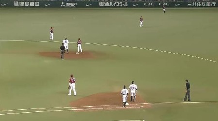 ６回裏１メヒア森連打 (2)
