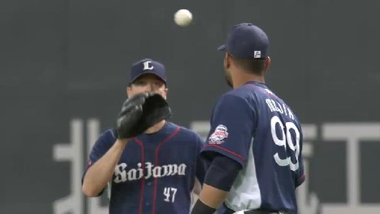 1回裏３岡ファーストゴロメヒアダイビング (3)