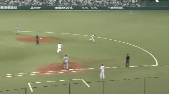 ４回裏２栗山ヒット (2)