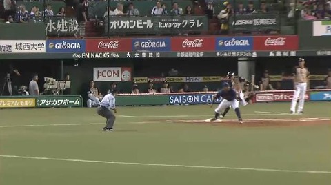 ３回表２中島内野安打１塁２塁