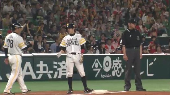 ９回裏３松田ヒット１塁３塁 (1)