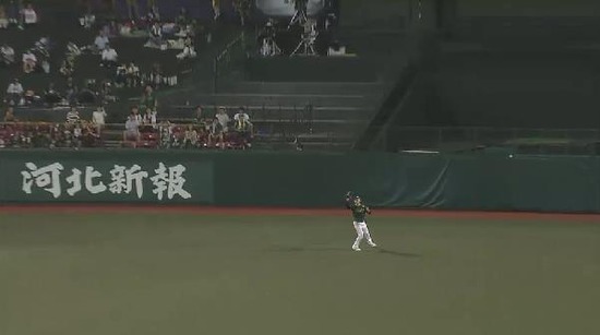 ４回表３秋山犠牲フライ (3)