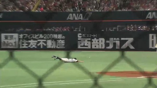 ３回表４栗山マルチ秋山好走塁１塁３塁 (2)