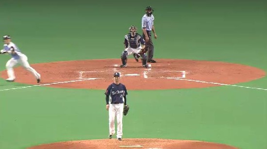 ３回裏３スリーボールからの４球目３ラン (4)
