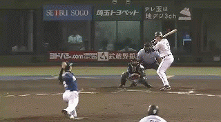 ４回裏２ランサムタイムリー２ベース (1)