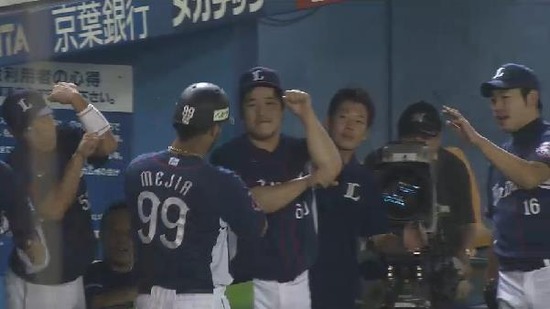 5回表1メヒア2ラン (7)