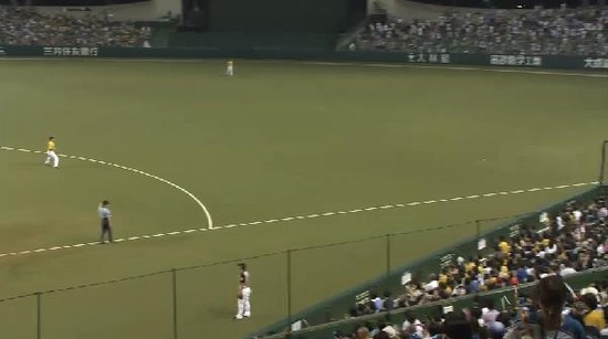 ９回表４石川２ベース１アウト２塁３塁 (2)