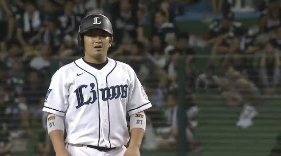 4回裏１森フェン直２ベース (3)