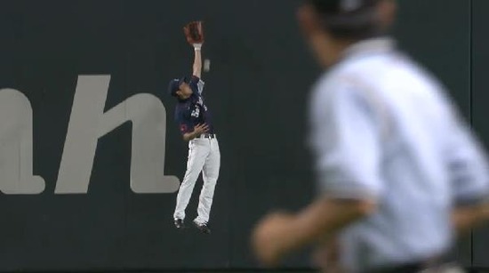 ８回裏１近藤２ベース初ヒット (5)