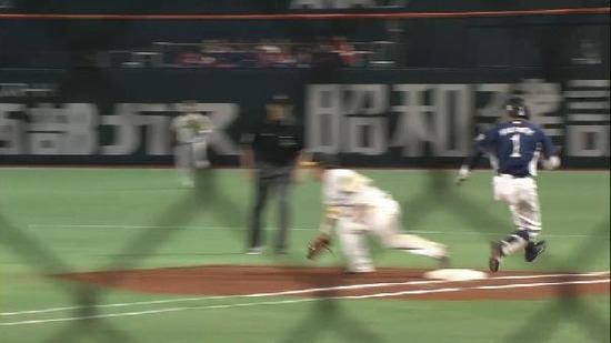 ４回表２栗山内野安打