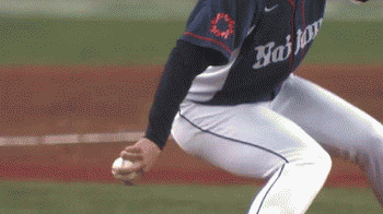 ４回裏３ヘルマン三振フォーク連続 (1)