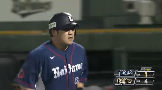 ５回表１中村通算２９９号HR９９９本ヒット (1)