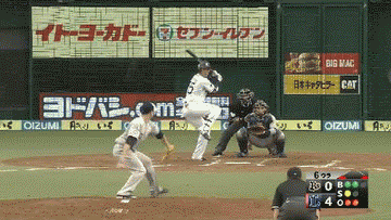 6回裏2秋山投手ゴロマエストリ気迫のプレー