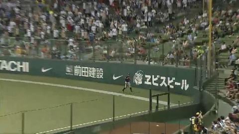 ６回表４大引ライトフライ (1)