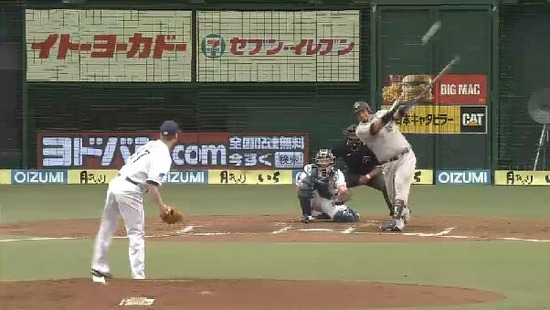 2回表１先頭カラバイヨ２ベース (1)