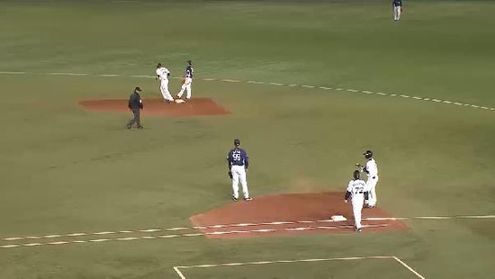 1回裏４クルーズ今江連打 (2)