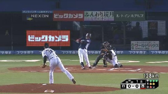 １回表１脇谷２ベース (1)