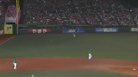 ４回表１外崎ヒット＆盗塁 (2)