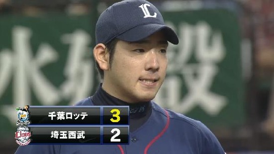 ７回表４荻野スクイズ雄星送球逸れて2点 (5)