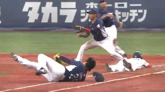 ９回裏２小田内野安打 (2)