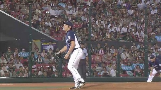 ７回裏２脚が吊る (2)