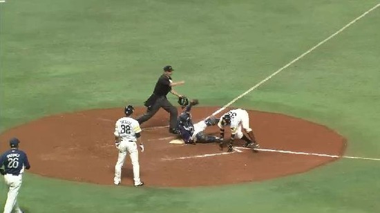 12回裏５外野フライ (1)