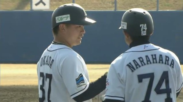 8回裏2岡田タイムリー3ベース (3)