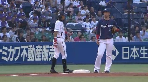 ３回裏１角中２ベース３塁２塁 (1)