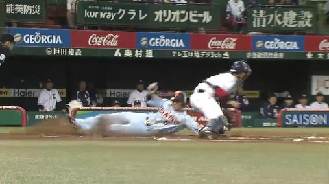 １回表１ロペスタイムリーヒット (3)