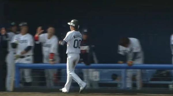 4回裏5ワイルドピッチ6点目 (2)
