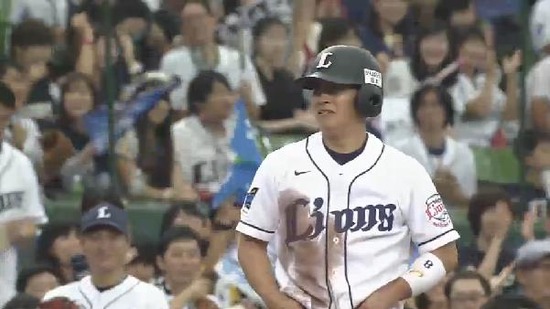 ２回裏４栗山ヒット１塁３塁直人ヘッスラ (5)