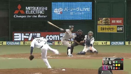 ７回表１バスケス (1)