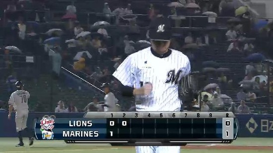 ２回表２脇谷アウト