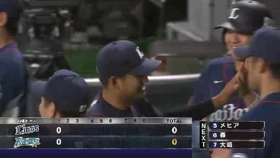 1回裏４田中賢介セカンドゴロ (3)