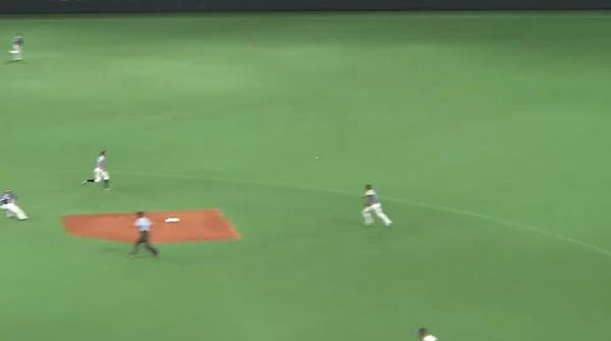 2回表３鬼崎センター前１塁３塁 (3)