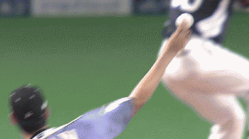 １回表１秋山２９試合連続安打 (1)