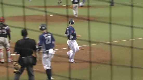 ７回裏２栗山タイムリー (5)